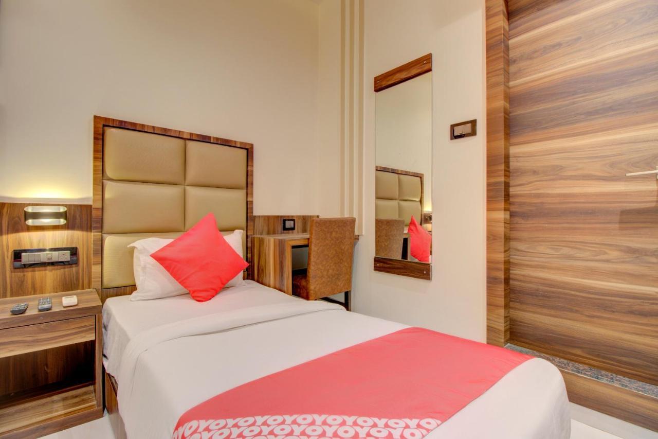 Oyo 76180 Hotel Meriton 孟买 外观 照片