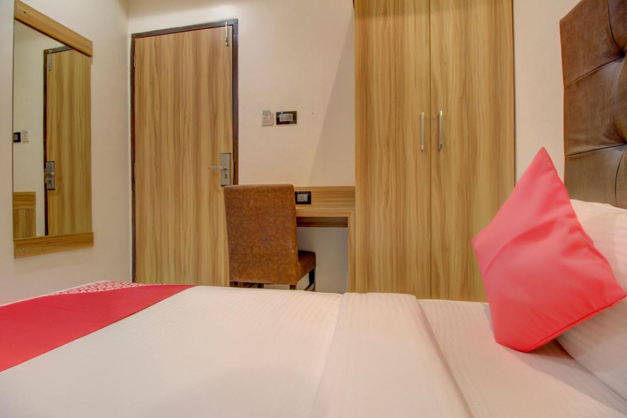 Oyo 76180 Hotel Meriton 孟买 外观 照片