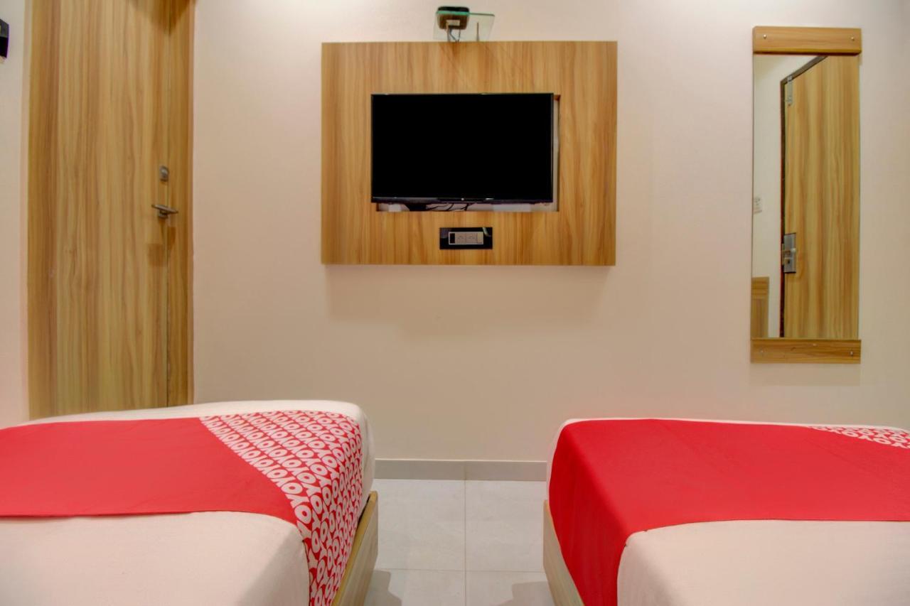 Oyo 76180 Hotel Meriton 孟买 外观 照片