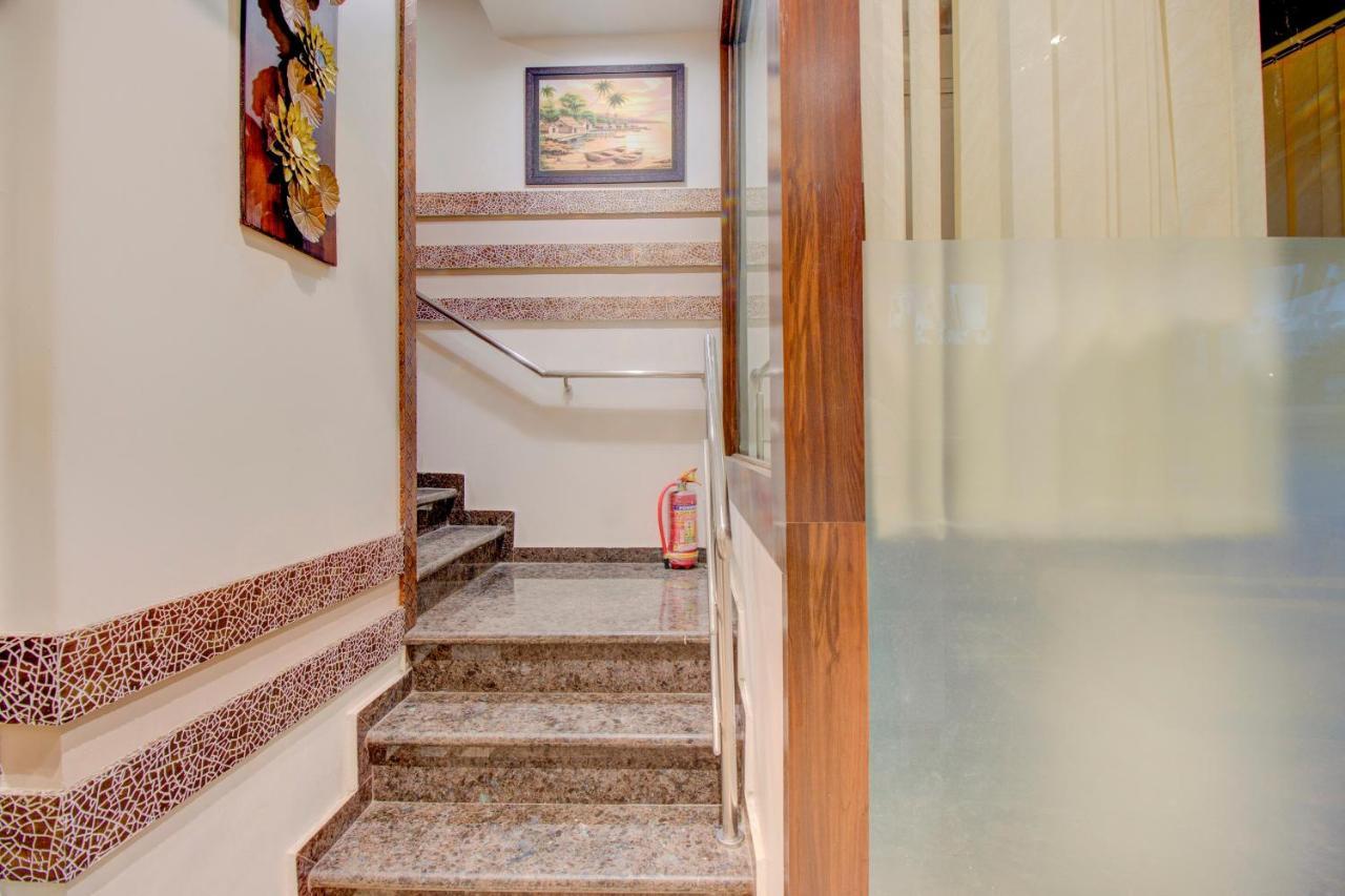 Oyo 76180 Hotel Meriton 孟买 外观 照片